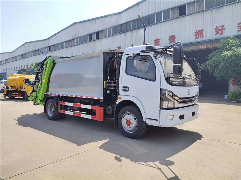 東風(fēng)多利卡8方壓縮式垃圾車(chē)