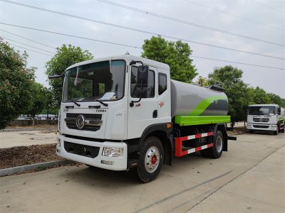 杭州用戶喜提12方灑水車，澆花、澆樹、綠化噴灑功能全